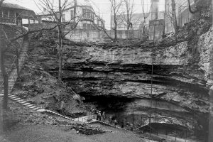 Hidden River Cave tour group historic photo